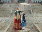 The-Queens-Umbrella-poster.jpg