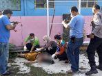 Tim-Inafis-Puskesmas-Klaten-tengah-melakukan-pemeriksaan-jenazah-nenek-penjual-mainan.jpg