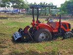 Traktor-terjebak-di-krecek.jpg