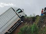 Truk-boks-terjun-jurang-SSB.jpg