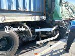 Truk-kontainer-menghantam-truk-trailer-di-tol-Semarang-Solo-Boyolali.jpg