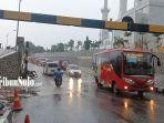 Viaduk-Gilingan-tidak-lagi-tergenang-air-meski-diguyur-hujan-lebat-pada-Jumat-1122023-sore.jpg