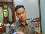 Wali-Kota-Solo-Gibran-Rakabuming-Raka-saat-diwawancarai.jpg