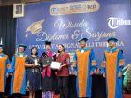 Wisuda-Upitra-Solo-kedua.jpg
