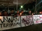 aksi-damai-mengecam-terorisme_20180514_185624.jpg