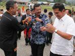 asman-abnur-kemeja-putih-bersama-erry-nuradi-disambut-bupati-pakpak-bharat-remigo-yolando-berutu.jpg