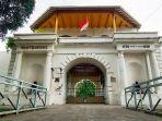 benteng-vastenburg-yang-berada-di-jalan-jenderal-sudirman.jpg