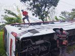 bus-pembawa-rombongan-peziarah-yang-terjungkal-di-Jalan-Suna.jpg