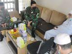danrem-074warastratama-kolonel-inf-rano-tilaar-berbincang-dengan-abu-bakar-baasyir-dan-putra.jpg