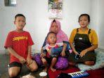 darwin-12-dengan-saudara-dan-ibunya.jpg