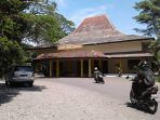 gedung-wayang-orang-sriwedari_20170716_110636.jpg
