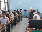 ilustrasi-siswa-belajar-di-kelas.jpg