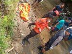 m-menemukan-mayat-di-aliran-Kali-Pepe-S.jpg