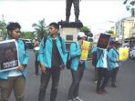 mahasiswa-uns-solo-berdemo_20171009_193014.jpg