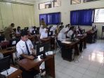 para-calon-siswa-mengisi-pendaftaran-online-ppdb-sma_20180702_165006.jpg