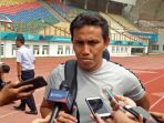 pelatih-timnas-indonesia-bima-sakti_20181109_094852.jpg