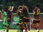 pemain-psm-rayakan-gol-saat-uji-coba-kontra-bhayangkara-fc.jpg