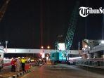 pemasangan-balok-penyambung-tol-solo-jogja.jpg
