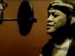 penyanyi-campursari-didi-kempot-saat-proses-rekaman-di-ma-studio.jpg