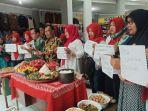 puluhan-pedagang-pasar-ir-soekarno-saat-doa-bersama-di-pasar-ir-soekarno.jpg