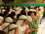 siswa-sd-muhammadiyah-pk-kottabarat-berdoa-bersama-rohingya_20170908_124629.jpg