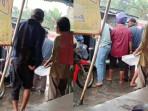 taksi-online-dihentikan-paksa-oleh-opang.jpg
