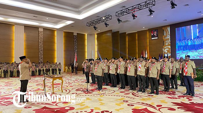 PELANTIKAN - Ketua Majelis Pembimbing Daerah (Mabida) Gerakan Pramuka Papua Barat Daya Elisa Kambu bersama jajaran pengurus Kwartir Daerah (Kwarda) Gerakan Pramuka Papua Barat Daya masa bakti 2025-2030 dilantik. Prosesi pelantikan dipimpin langsung Ketua Kwartir Nasional (Kwarnas) Gerakan Pramuka, Komjen Pol (Purn) Budi Waseso, didampingi Sekretaris Jenderal Kwartir Nasional Gerakan Pramuka, Mayjen (Purn) Bachtiar Utomo.