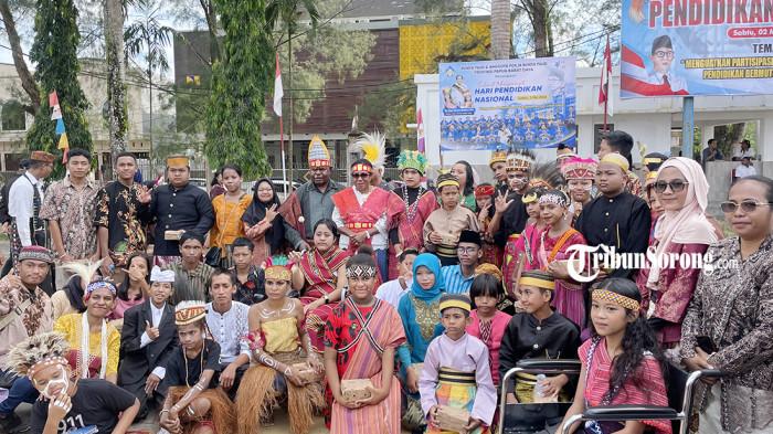 20260502_foto bersama hardiknas pemprov papua barat daya