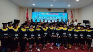 20230930_Para-wisudawan-LKP-Papua-Terdepan-Aviation-and-Hospitality-tahun-akademik-2023.jpg