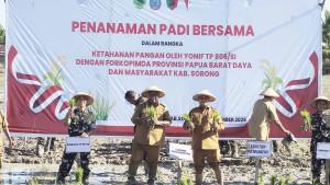 20250929_aksi-tanam-padi.jpg