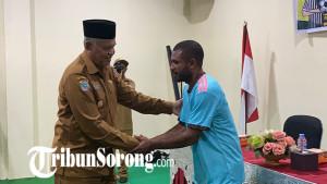 20251006_wabup-sorong-ni.jpg