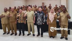 20251014_foto-bersama-laporan-sop-bapperida.jpg