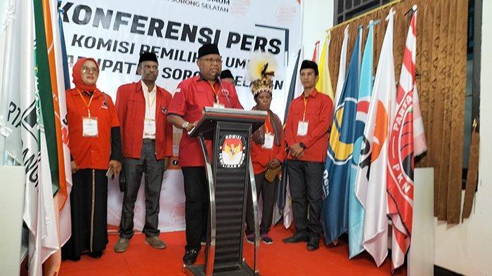 20230512_Samsudin-Anggiluli-bersama-kader.jpg
