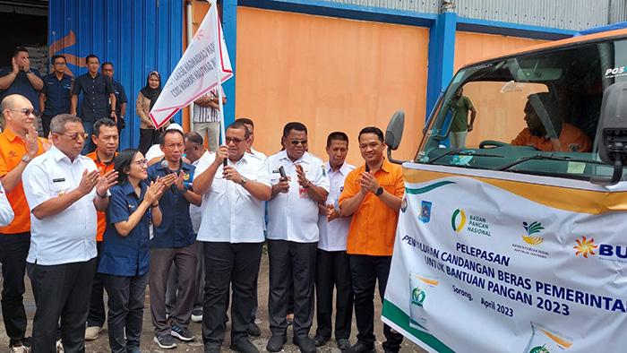 Bansos Beras untuk Warga Papua Barat Daya Disalurkan, Pj Gubernur: Jaga Stabilitas Pangan