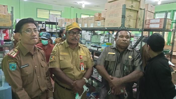 20230612_Kondisi-gudang-obat-RSUD-Scholoo-Keyen.jpg