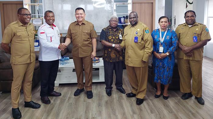 20230829_bank-papua-bertemu-pj-bupati-maybrat-di-kumurkek.jpg