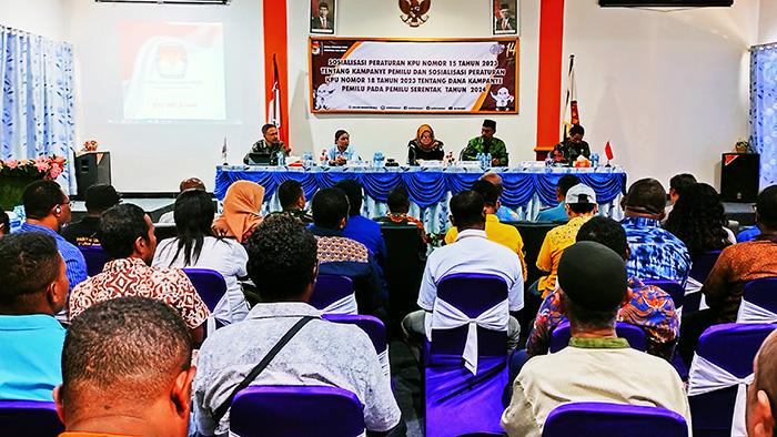 PENTING! KPU Raja Ampat Sosialisasikan PKPU Nomor 15 dan 18 ke Partai Politik