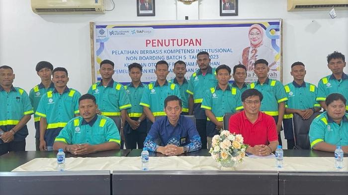 20231118_-Kepala-BPVP-Sorong-dan-peserta-Pelatihan-Batch-V.jpg