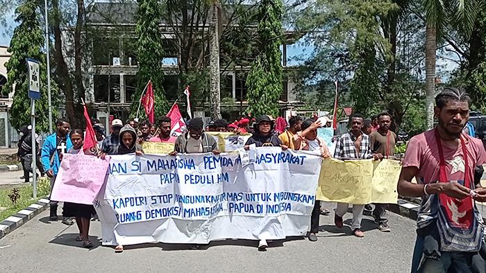 20231206_aksi-demo-terkait-persekusi-mahasiswa-papua-di-NTT.jpg