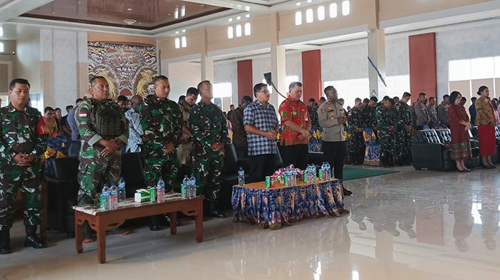 20231210_perayaan-ibadah-natal-di-gedung-samusiret-maybrat.jpg