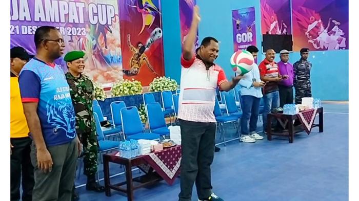 20231212_bola-vpli-piala-bupati-raja-ampat.jpg