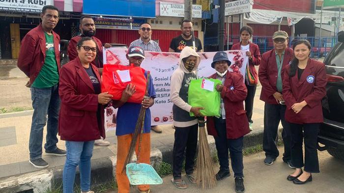 Wujud Tri Dharma Perguruan Tinggi, Mahasiswa S2 Prodi Teologi Kependetaan UKIP Bantu Masyarakat