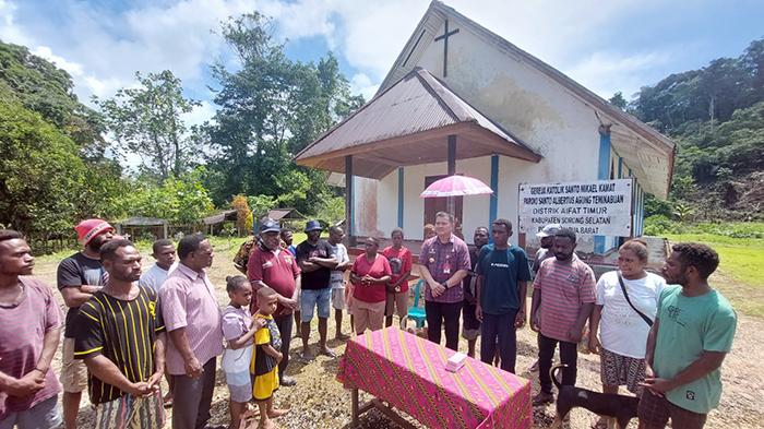12 Gereja di Wilayah Eksodus Aifat Selatan dan Aifat Timur Raya Dapat Bantuan Dana dari Pemkab