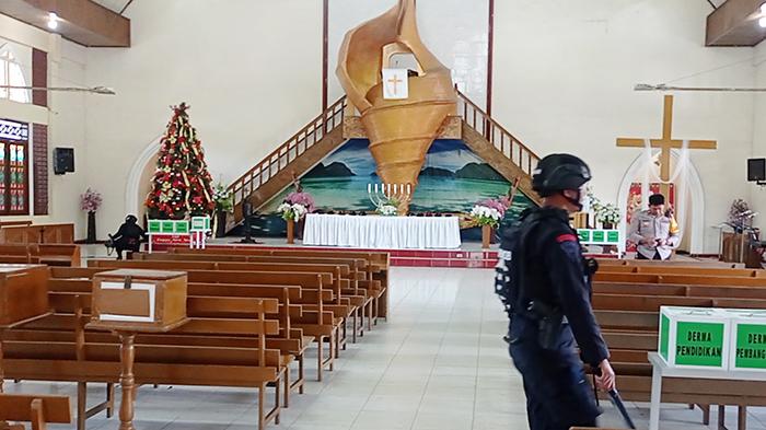20231224_sterilisasi-gereja-jelang-natal.jpg