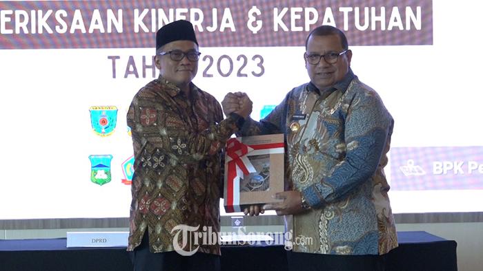 20240130_pemprov-pbd-terima-lhp-bpk-ri.jpg