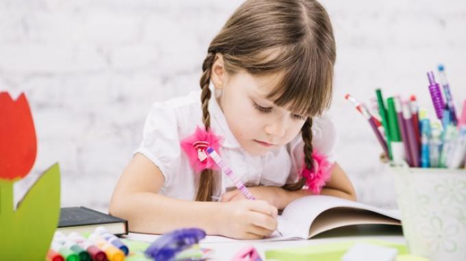 Panutan! Ini 4 Tanda Bintang Punya Sifat Zodiak Ajarkan Kemandirian pada Anak, Ada Gemini