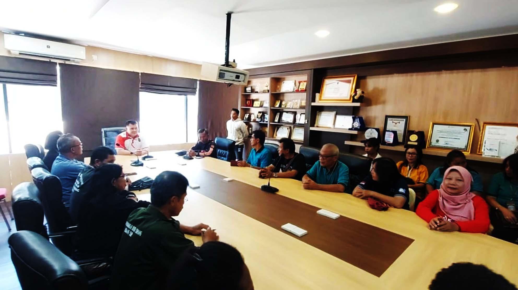 Pj Wali Kota Sorong Bernhard Rondonuwu Ancam Pecat Kepsek yang Tidak Jaga Marwah Sekolah