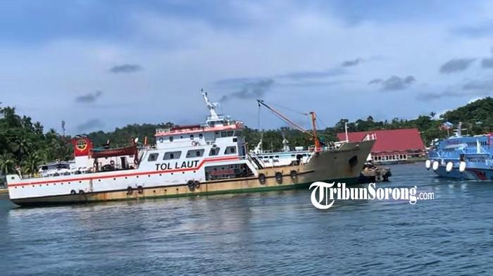 20241017_pelabuhan-rakyat-sorong-papua-barat-daya.jpg