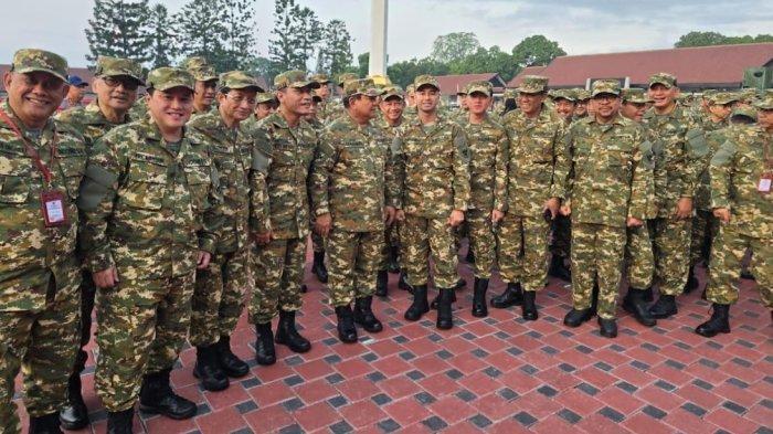 20241025_kabinet-merah-puti-latihan-baris.jpg
