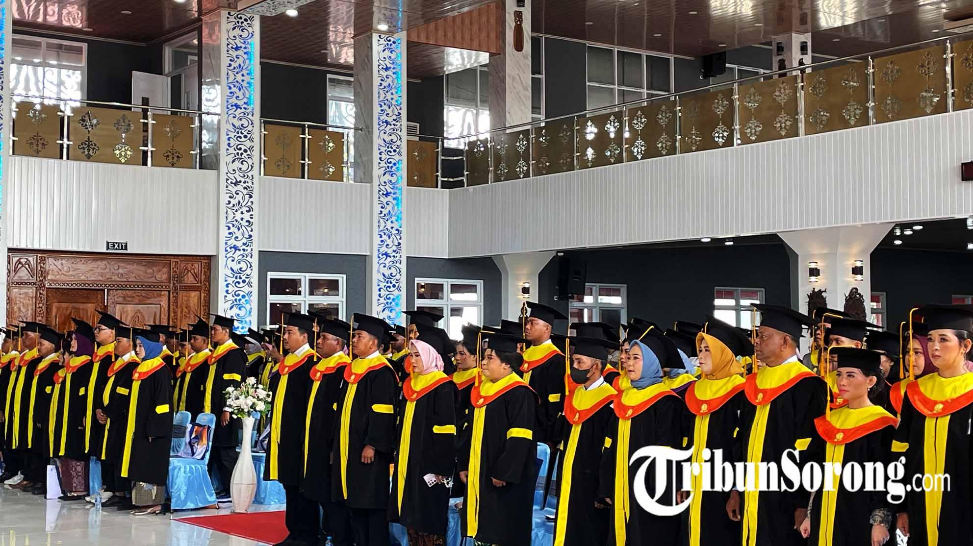 UT Sorong Cetak 158 Wisudawan, Pesan Rektor Prof. Ojat Darojat Bantu Bangun Papua Barat Daya